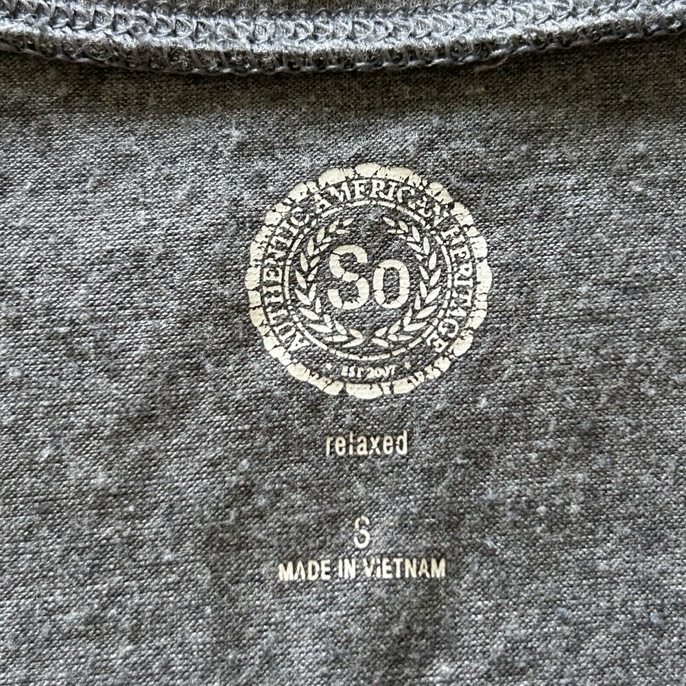SO gray quarter sleeve top - Picture 3 of 3